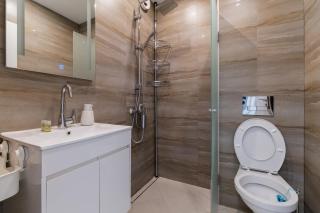 Cozy 2-bed Apartment - 9