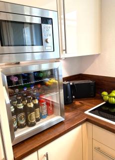 City Ferienwohnung SKYLINE - mit großem Balkon & XXL- Sofa für bis zu 4 Personen - Bremerhaven - 1
