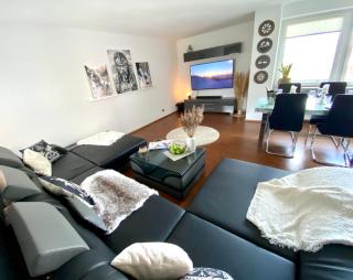 City Ferienwohnung SKYLINE - mit großem Balkon & XXL- Sofa für bis zu 4 Personen - Bremerhaven - 6