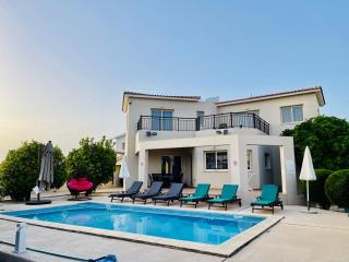 Holiday villa with pool and sea view! - Coral Bay - 9