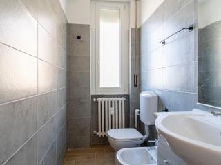 Livorno Central and Modern 2 Apts & 1 Room! - Livorno - 4
