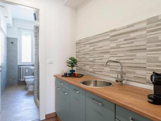 Livorno Central and Modern 2 Apts & 1 Room! - Livorno - 1