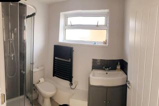 107 Brambles Chine, Holiday Coastal Chalet - Freshwater - 3