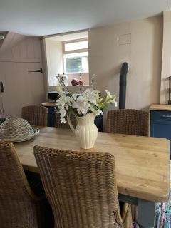 Stunning 2-bedroomed Cottage - 7