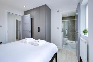 Hybrid Resi - Uxbridge with onsite car parking, near London Heathrow Airport - Uxbridge - 7