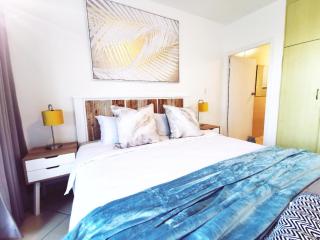 OCEAN WHISPER II-Back up power, 2 Adults & 1 Child, Umdloti - Umdloti - 6