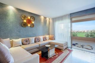 Relax front of Golf-Pool-Topaze - 5