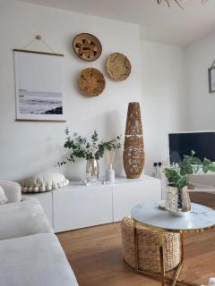 Seagrass Studios - 88 North Marine Road - Scarborough - 3