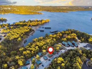 Lake Front Cabin on Indian Point - Branson - 7
