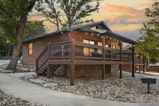 Lake Front Cabin on Indian Point - Branson - 0