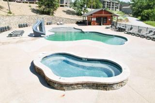 Lake Front Cabin on Indian Point - Branson - 8