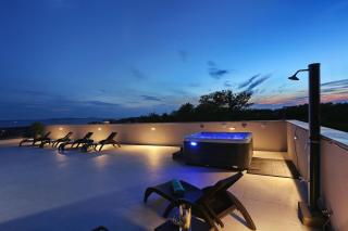 Apartments Bonaca with Jacuzzi - Privlaka - 8