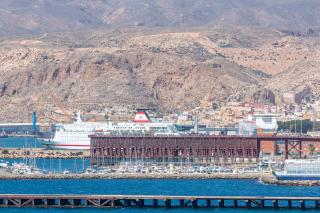 Ático con garaje en 1º línea de playa Almería - 0