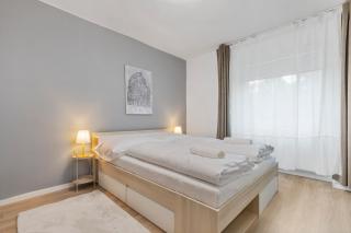 LAM Shades of Grey - AC - Bratislava - 0