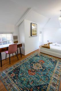 2BR Dorset Charming Apartment in Towncenter - Christchurch - 3