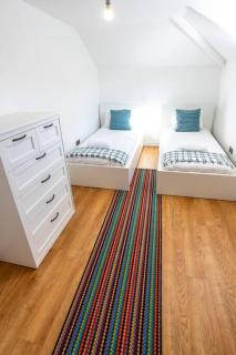 2BR Dorset Charming Apartment in Towncenter - Christchurch - 2