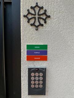 ORANGE STUDIO WITH 24/24 ACCESS - Bois-Colombes - 9
