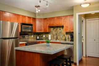 3BR in Wintergreen, Family Sized, Wood Burning Fireplace, Secure Parking, Ski Hill Bus Access - 2