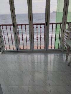 Apartamento muy económico en primera línea de playa - Benidorm - 0