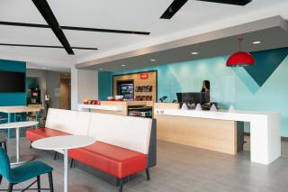 Avid Hotels - Roseville - Minneapolis North by IHG - Roseville - 1