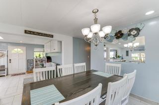 Peaceful Eureka Beach Cottage with 30-Foot Dock - Eureka - 3