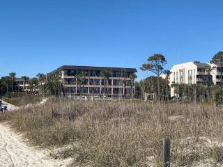 SeaClusion-Oceanview, Mini split AC, Beach Chairs - Hilton Head Island - 7