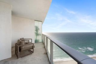 High Floor Corner 2 BDR at Lyfe Resort - Hollywood - 0