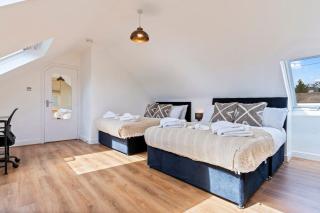 Heart of Acton - Free Parking - Perfect for Contractors - 8