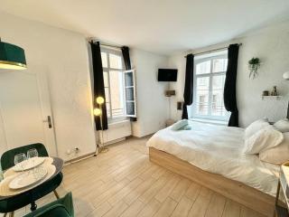 Studio central place malespine proche port Vauban - Antibes - 0