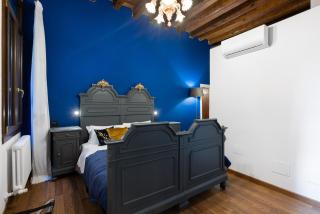 Blue Venetian House - Venice - 3