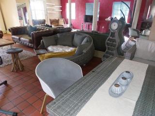 Gallery Guesthouse (La Sky Villa) - Gqeberha - 2