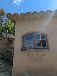 Maison organique à la mauvaise herbe - 4