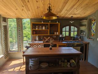 Maison organique à la mauvaise herbe - 1