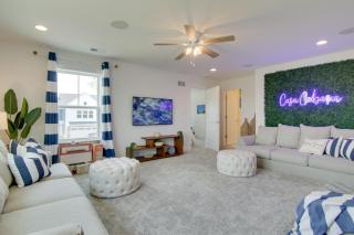 Ocean View Home with Beach Shuttle, 5 Mi to Coast! - 9