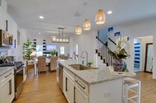 Ocean View Home with Beach Shuttle, 5 Mi to Coast! - 3