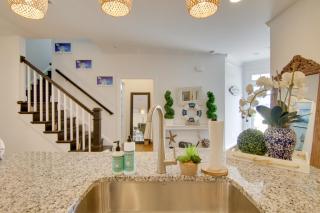 Ocean View Home with Beach Shuttle, 5 Mi to Coast! - 2