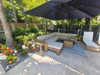 Duval Street Suite w kitchen and shared heated pool - Key West - 1
