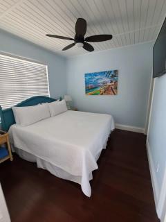 Two Duval Street Condos w parking and pool - 9