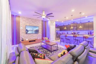 House with Pool Game Room in Resort w Clubhouse - Davenport - 2