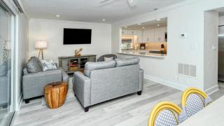 1207 PD Garden Oasis Townhome Getaway - Sarasota - 9
