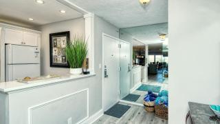 1255-305 Picturesque Garden Views - 1