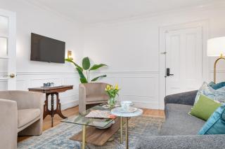 The Front Porch Vacation Rentals - Bristol - 3