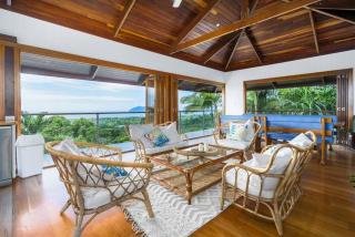 Stu’s Lookout - 4 Bedroom Use - Stunning Views - Mission Beach - 1