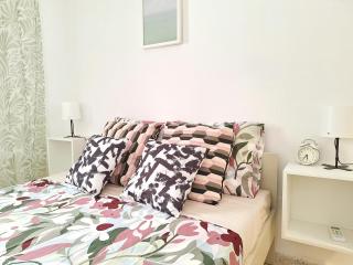 Sunny Malaga Centre Flats, 2 Options, with Balcony or Terrace - 1