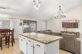 Scottsdale Upgraded 4BR with Pool & Near Golf - Scottsdale - 3
