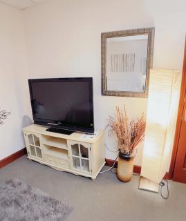 Uptown area, Cozy king Suite, quiet and private, free parking, walk to restaurants - Charlotte - 7