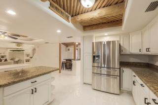 The Hatfield - Amazing Backyard Pool Getaway - Peoria - 1