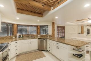 The Hatfield - Amazing Backyard Pool Getaway - Peoria - 2
