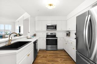 Blue Mountain Beach Retreat - 4