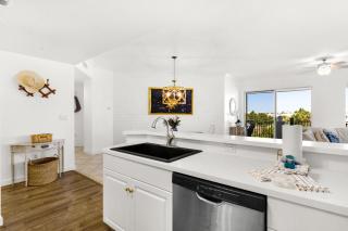 Blue Mountain Beach Retreat - 3